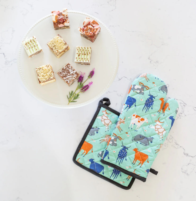 Green Cows Oven Mitt + Pot Holder Set