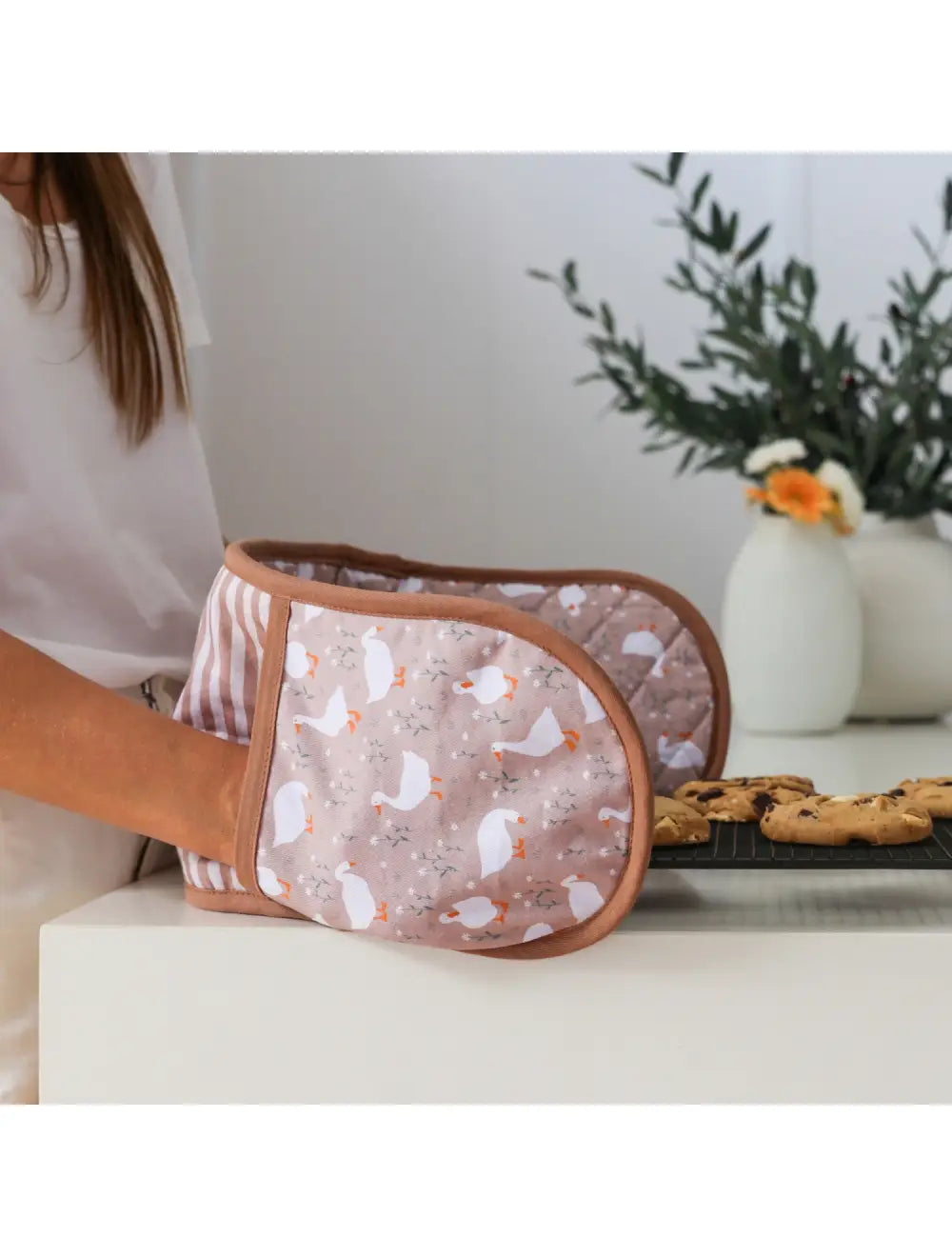 *** PRE-ORDER*** Duck - Double Oven Mitts